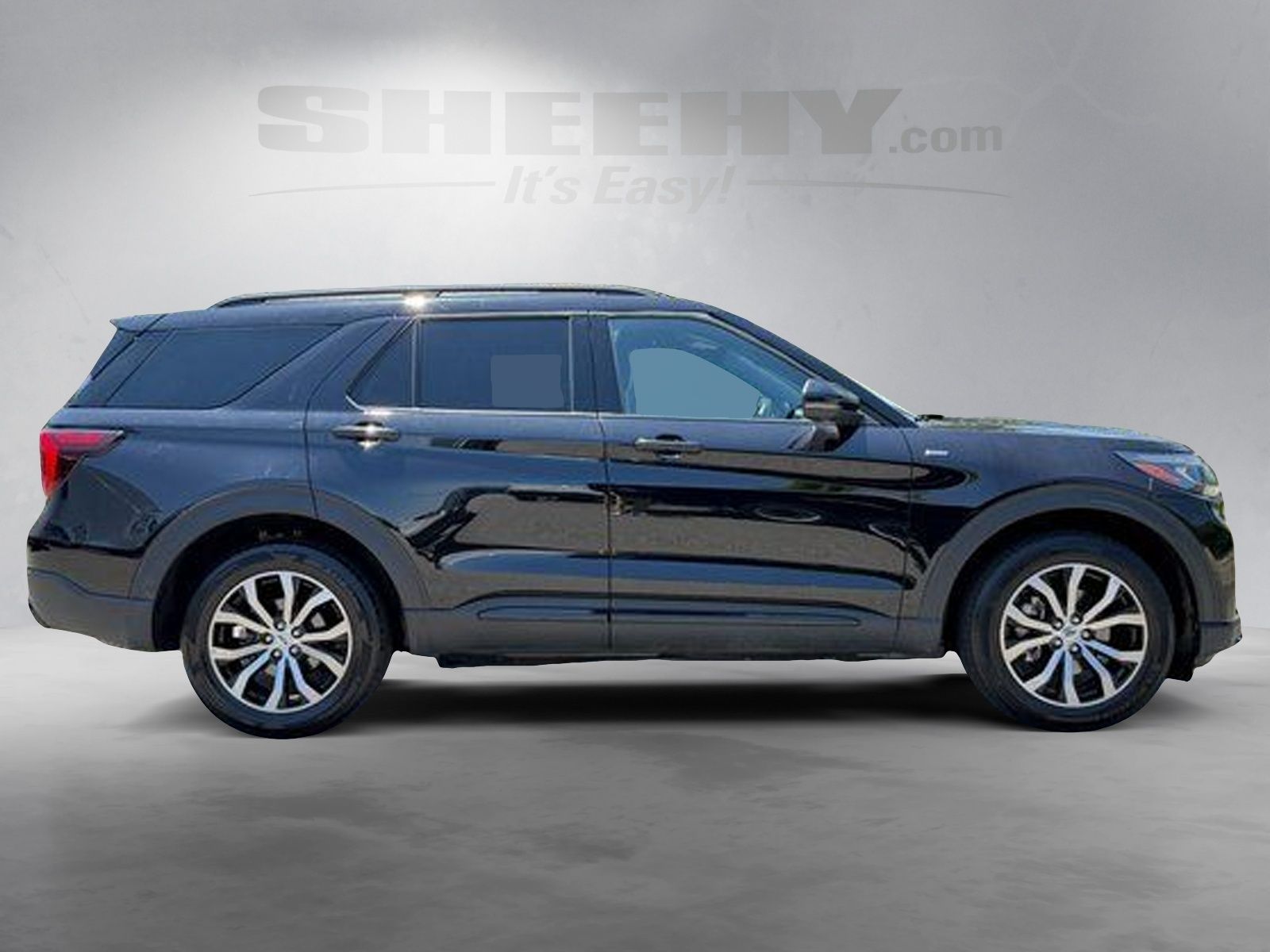 Certified Used 2025 Agate Black Metallic Ford ST-Line image 10