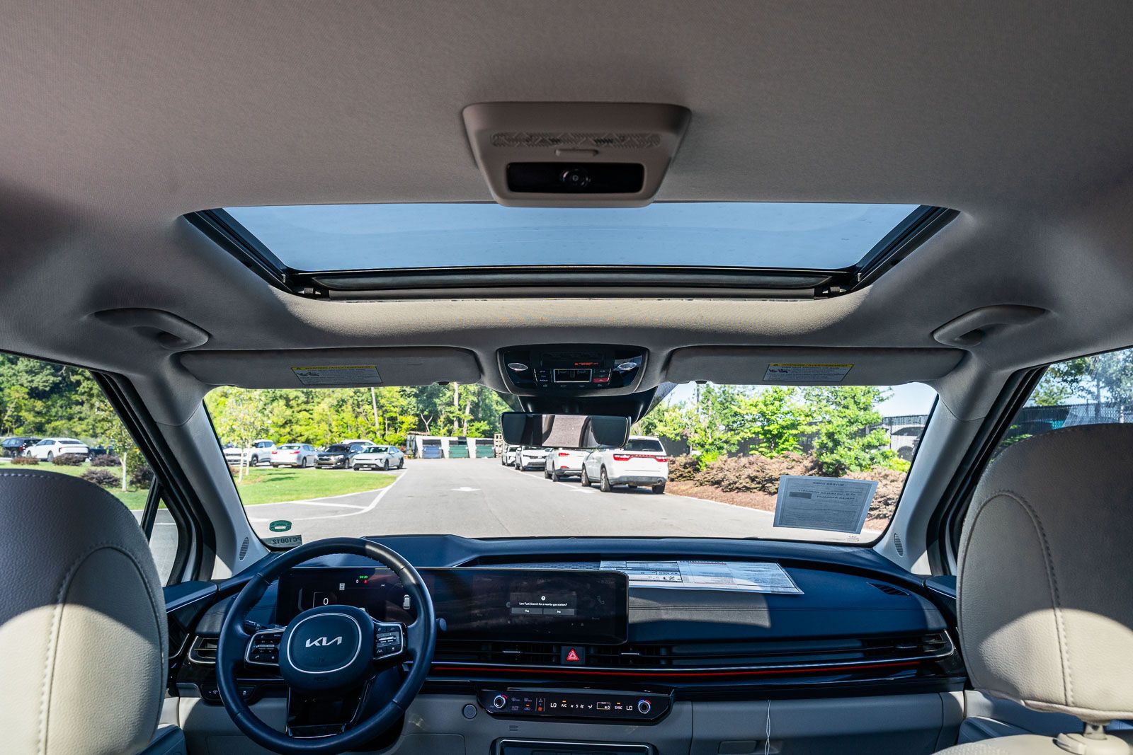 Used 2025 Kia Carnival Van