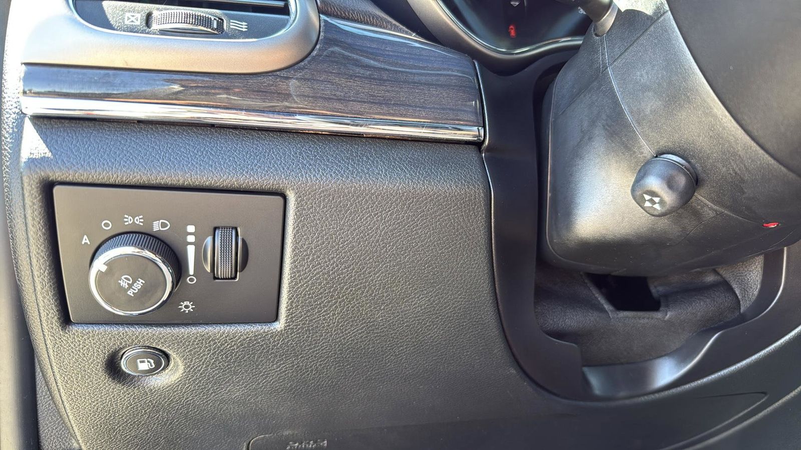 Used Car 2018 Jeep Grand Cherokee  Overland For Sale Under $25,000 In Austin, Texas