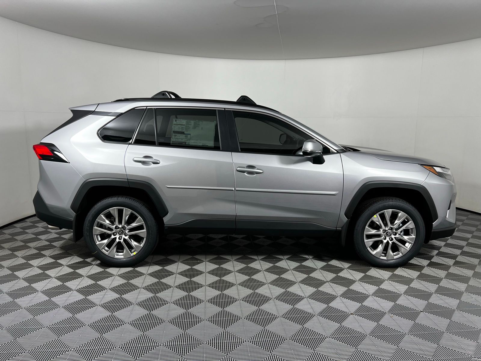 2025 Toyota RAV4 XLE Premium 4
