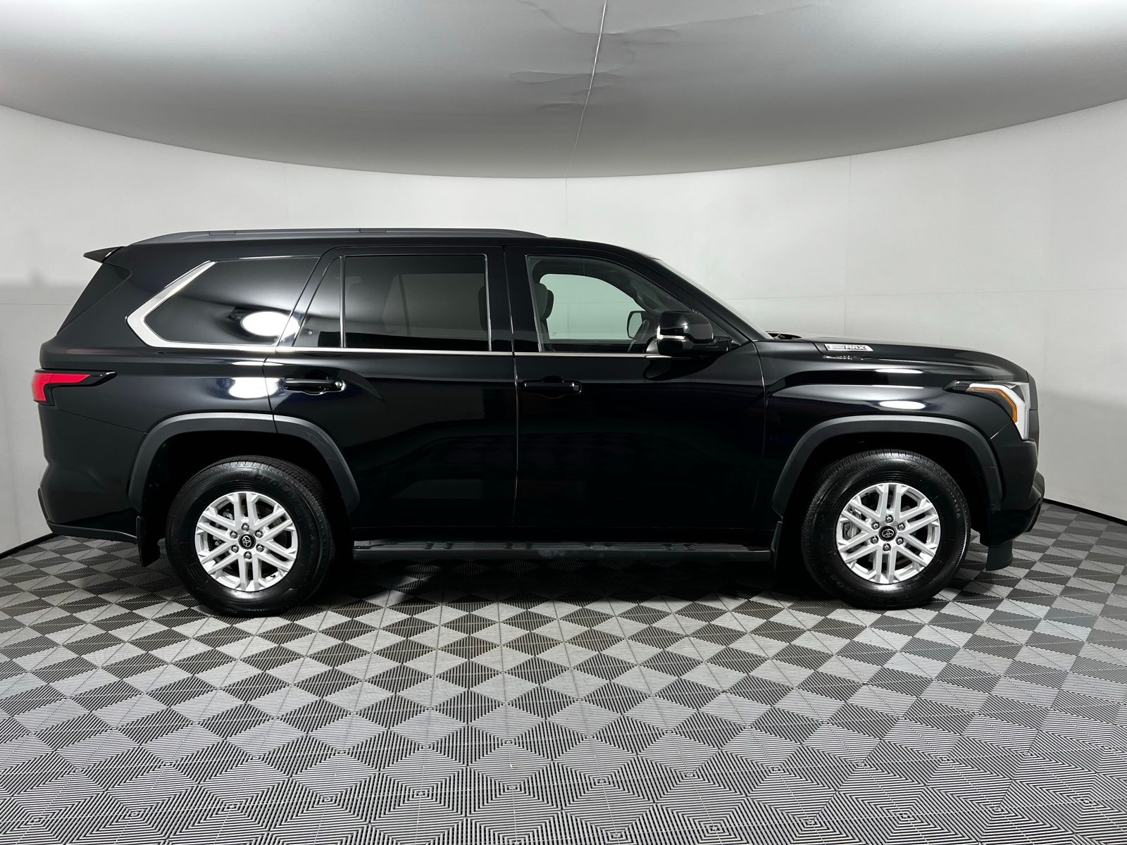 Thumbnail: 2025 Toyota Sequoia - 4