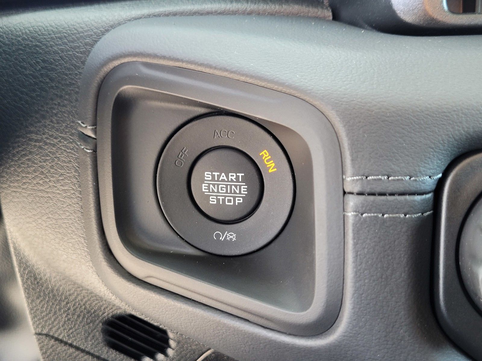 New 2026 Gray Jeep Mojave image 21