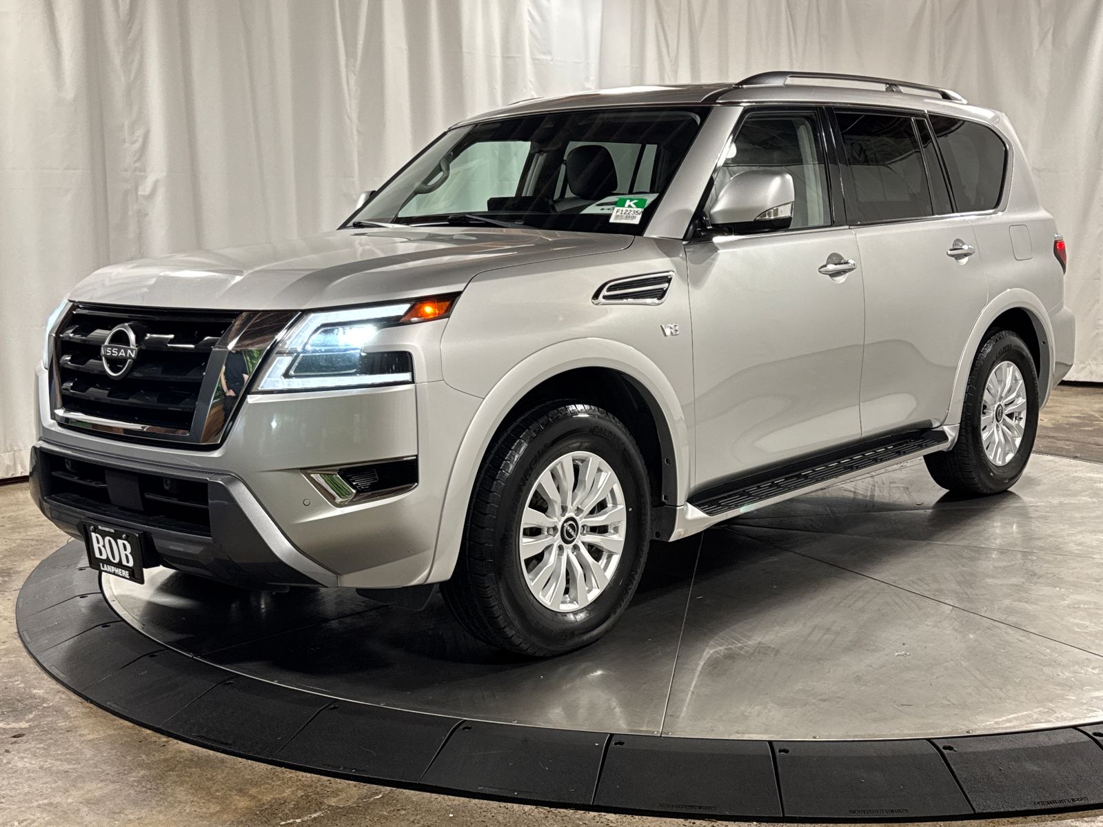 Brilliant Silver Metallic 2021 Nissan Armada SUV / Crossover Four-Wheel Drive 7-Speed Automatic