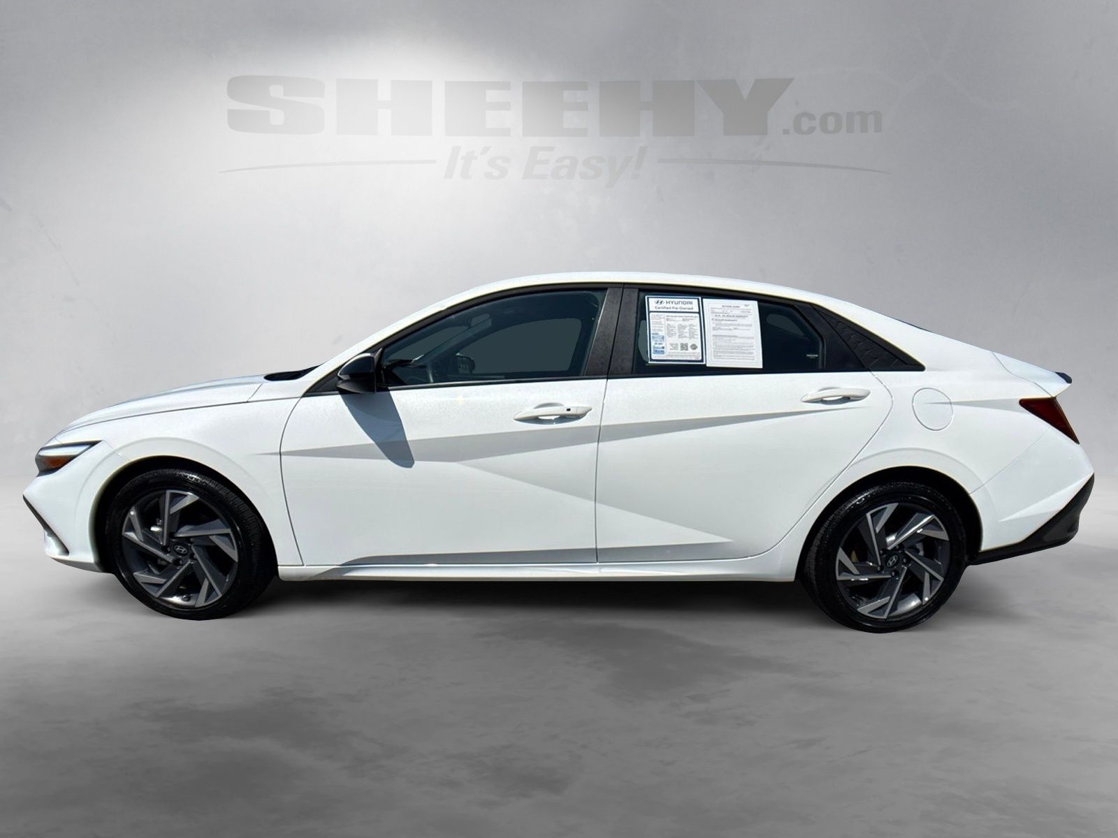 Used 2025 White Hyundai SEL Sport image 17