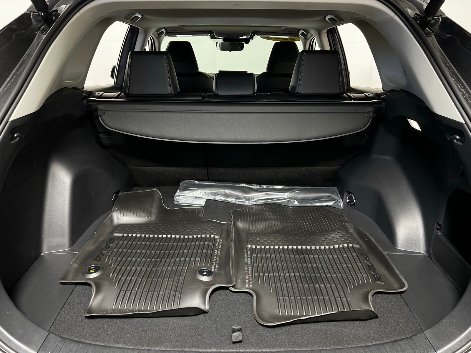 Thumbnail: 2025 Toyota RAV4 - 28