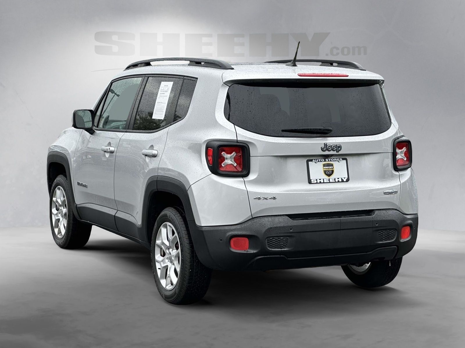 Used 2016 Silver Jeep Latitude image 13