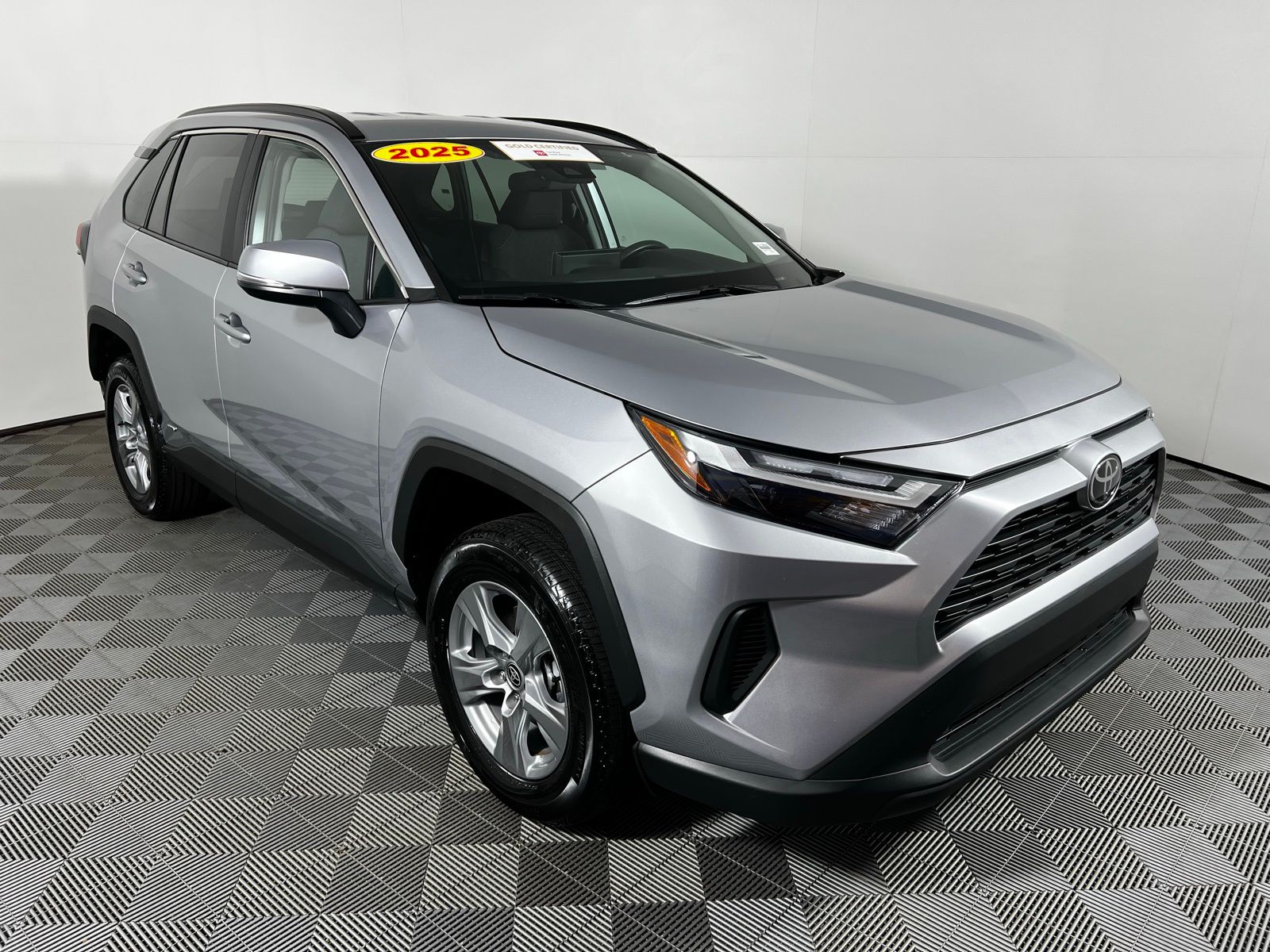 Thumbnail: 2025 Toyota RAV4 - 3
