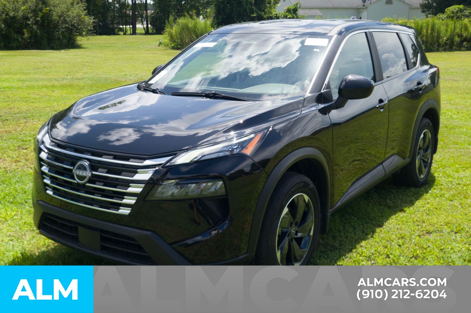 Used 2025 Super Black Nissan SV image 21