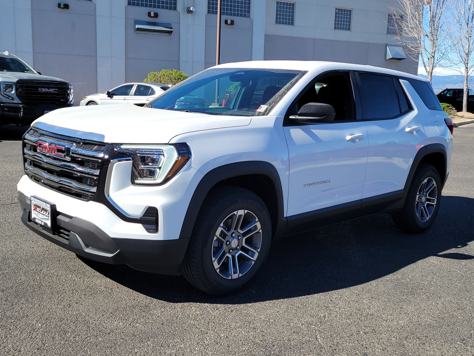 View vehicle photo 4