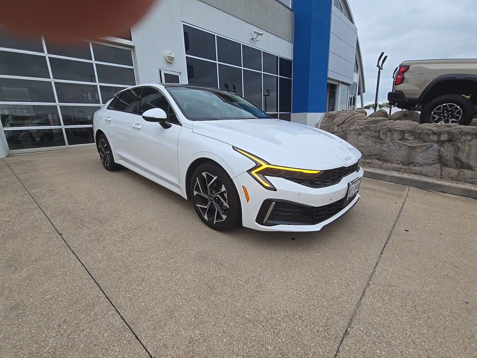 Snow White Pearl 2025 Kia K5 EX FWD Sedan Front-Wheel Drive 8-Speed Automatic