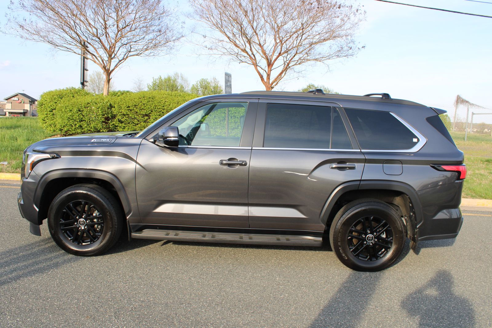 View vehicle photo 4