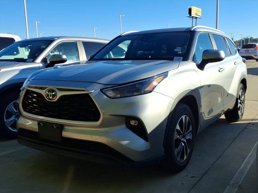 2024 Toyota Highlander XLE  at Don McGill Toyota