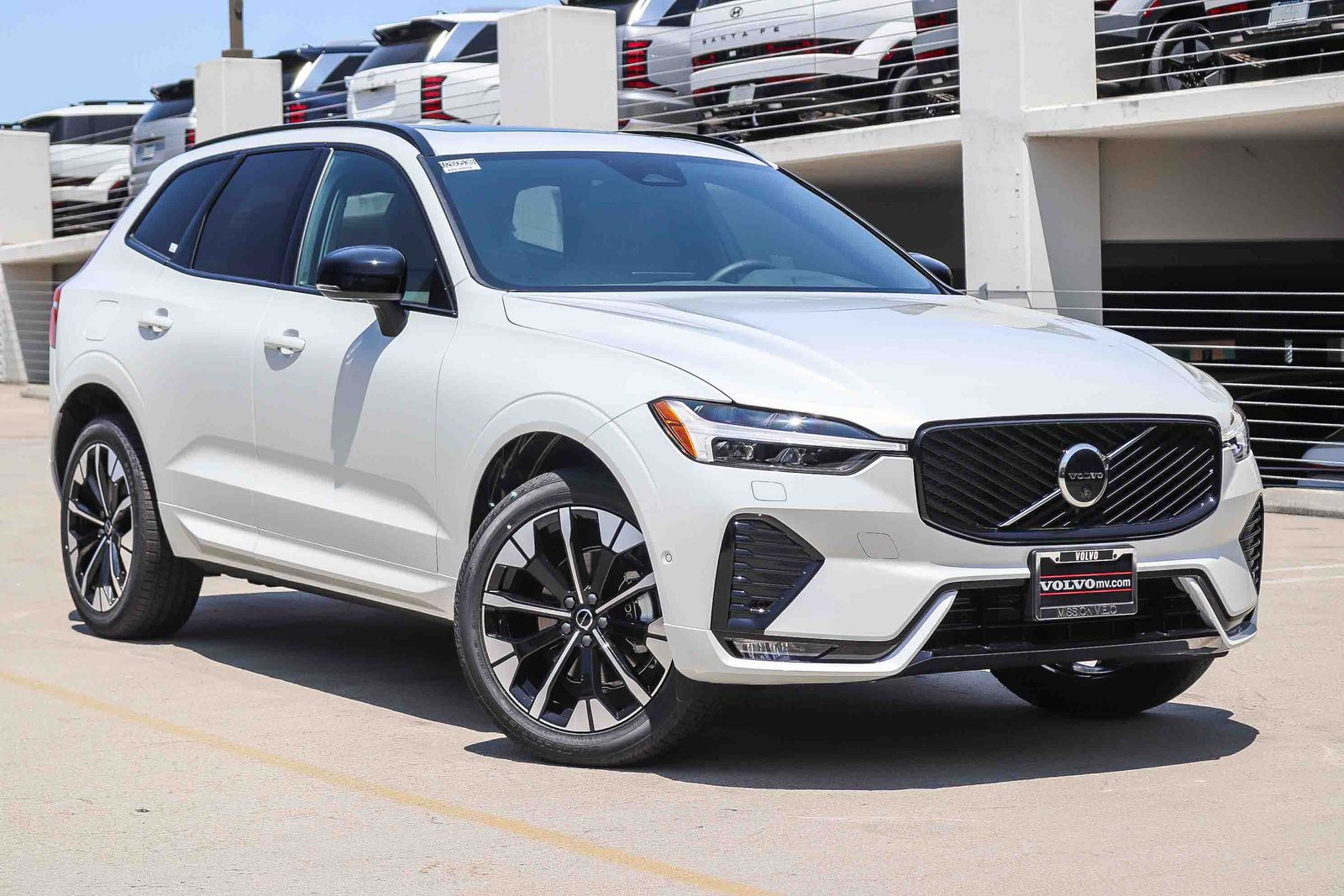 2026 Volvo XC60 B5 Plus