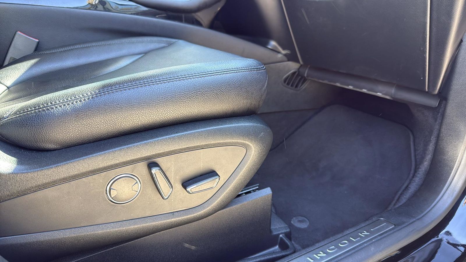 Used Car 2022 Lincoln Nautilus  Standard For Sale Under $35,000 In Austin, Texas