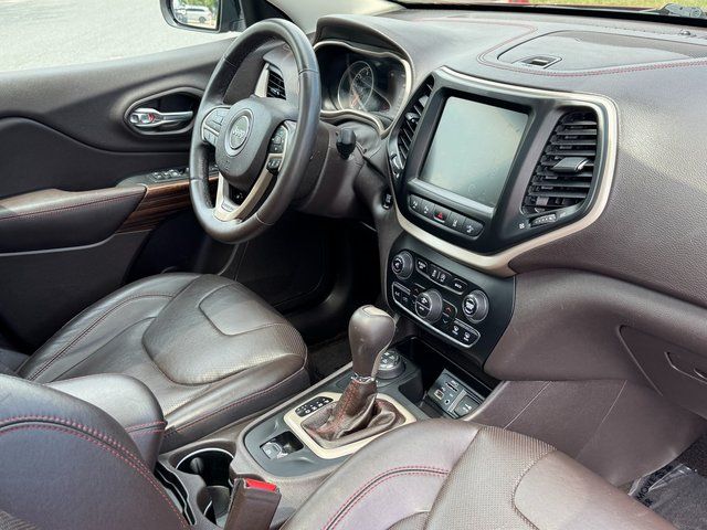 Used 2016 Red Jeep Trailhawk image 29