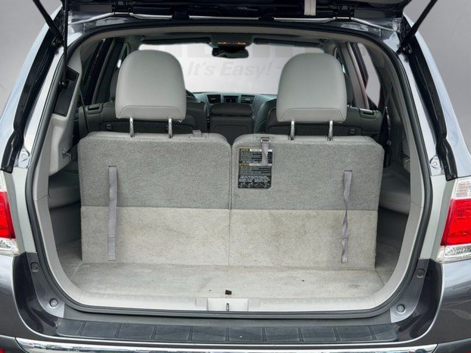 Used 2013 Magnetic Gray Metallic Toyota SE image 25