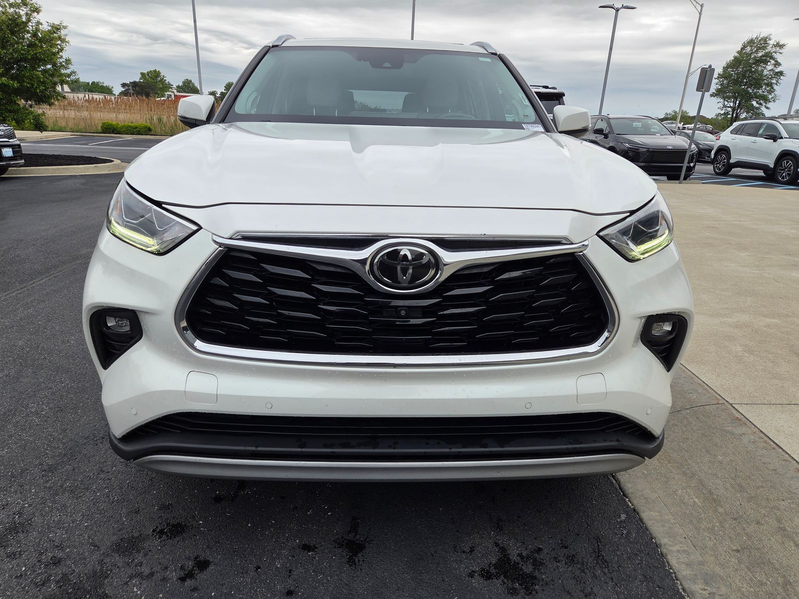 used 2021 Toyota Highlander car, priced at $29,325