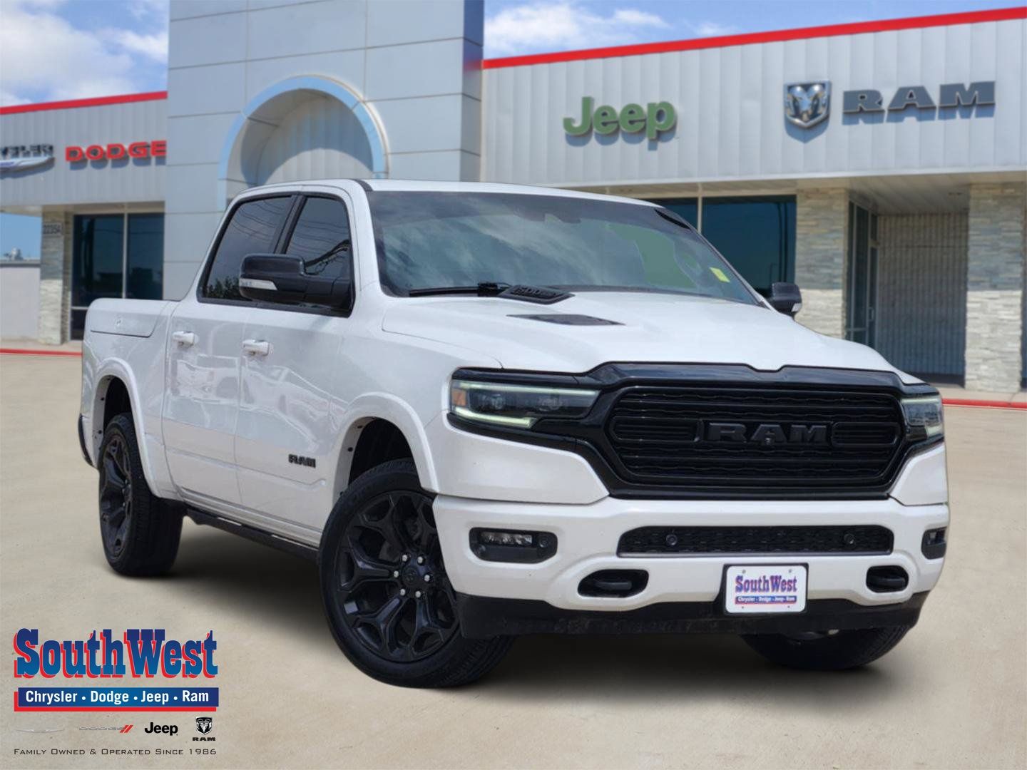Ivory White Tri-Coat Pearlcoat 2021 RAM 1500 Pickup Truck Four-Wheel Drive 8-Speed Automatic