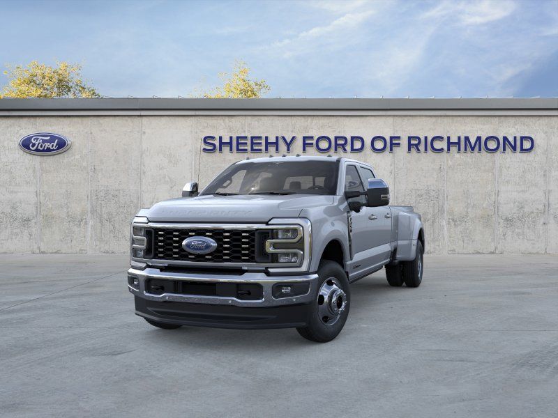 New 2026 Glacier Gray Metallic Tri-Coat Ford Lariat image 3