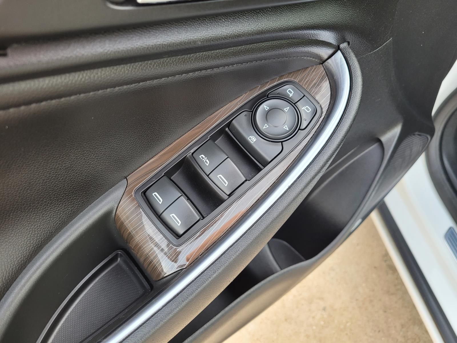 used 2018 Chevrolet Malibu car, priced at $16,900