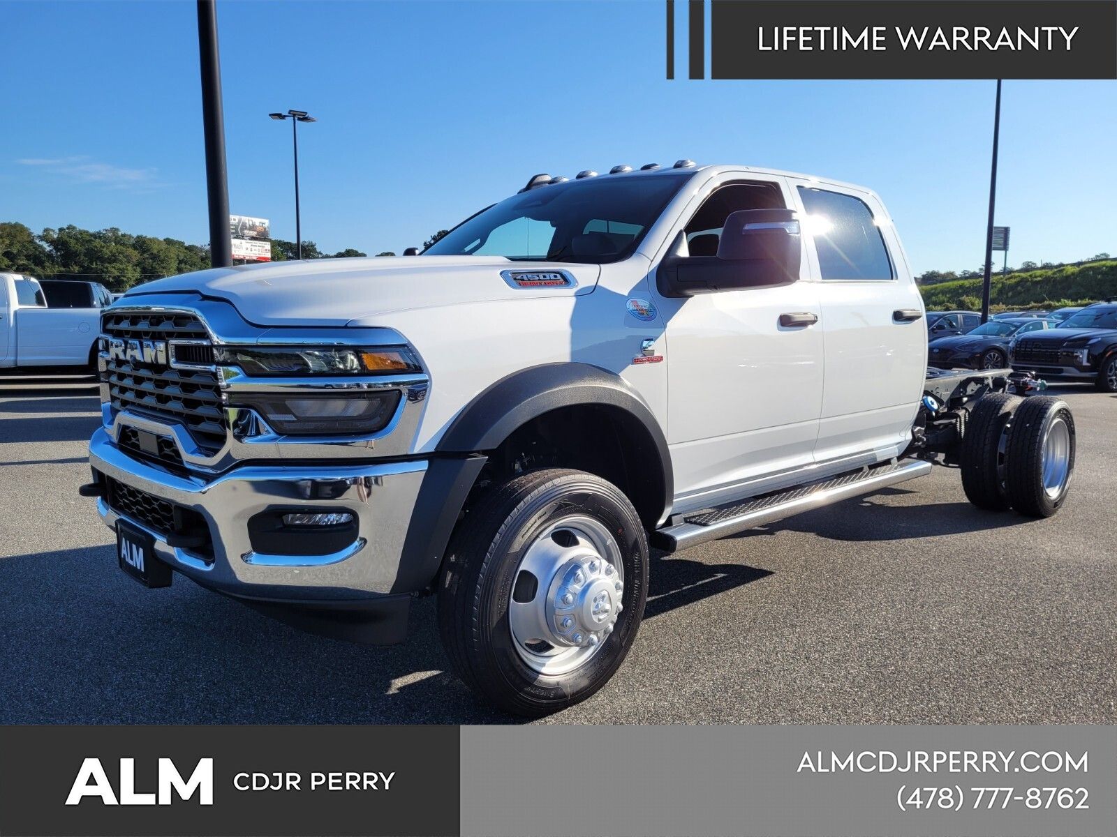 2025 RAM 4500 Tradesman 4X4 Crew Cab DRW 173" WB's photo