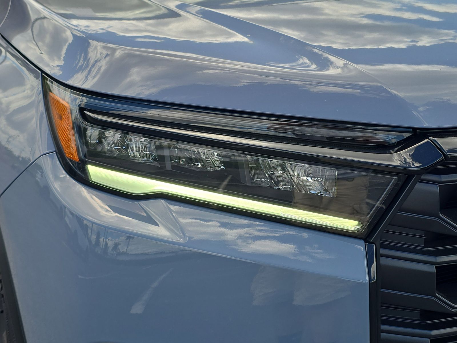 View vehicle photo 7