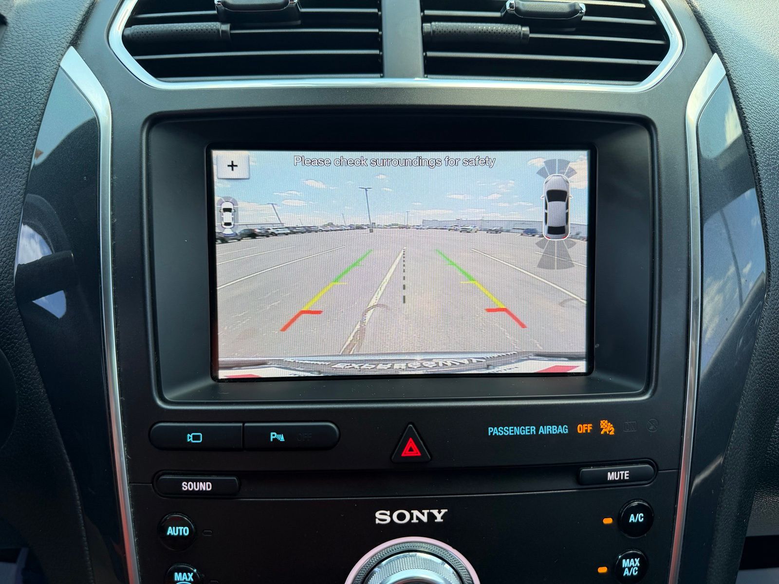 2019 Ford Explorer image 22