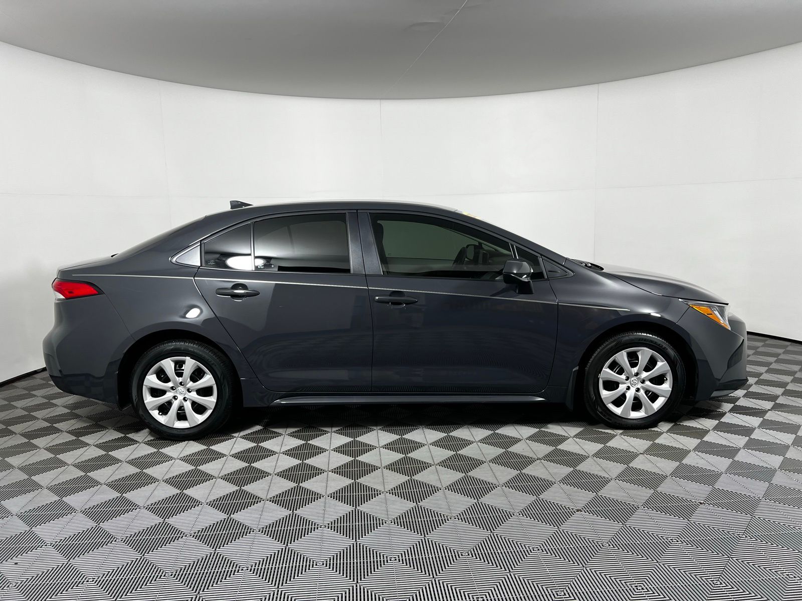 Thumbnail: 2025 Toyota Corolla - 4