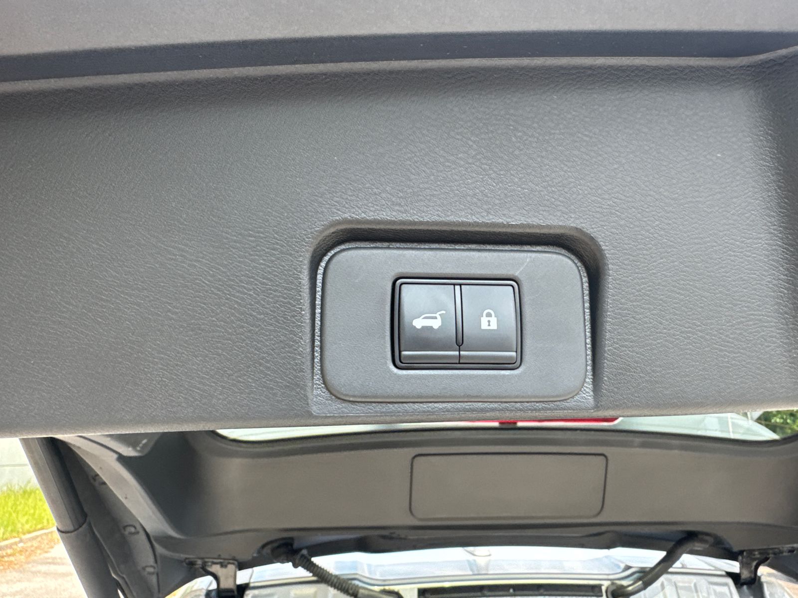 Used 2025 Brilliant Silver Metallic Nissan SV image 19