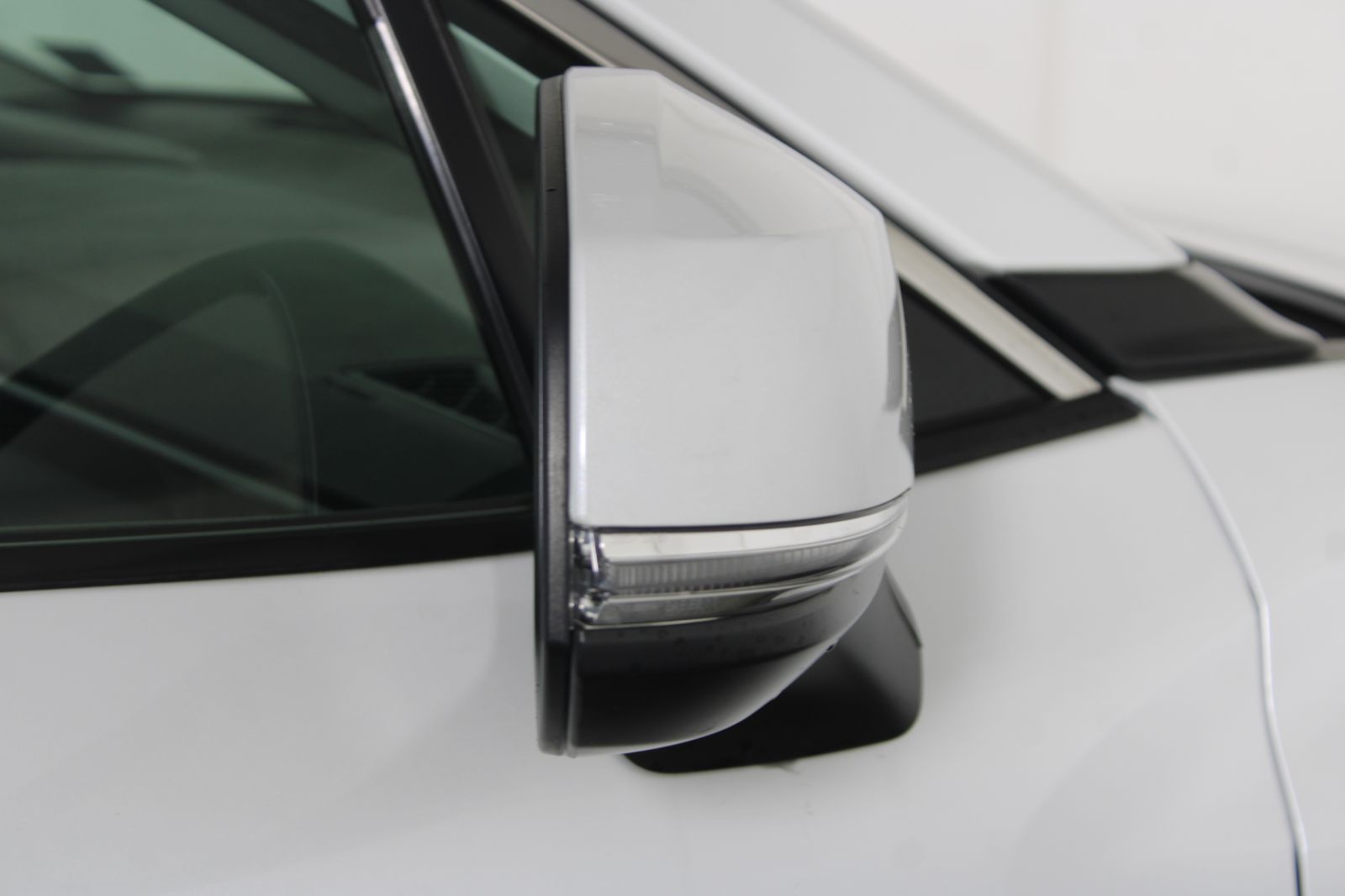 Used 2022 Beige Toyota XLE image 24