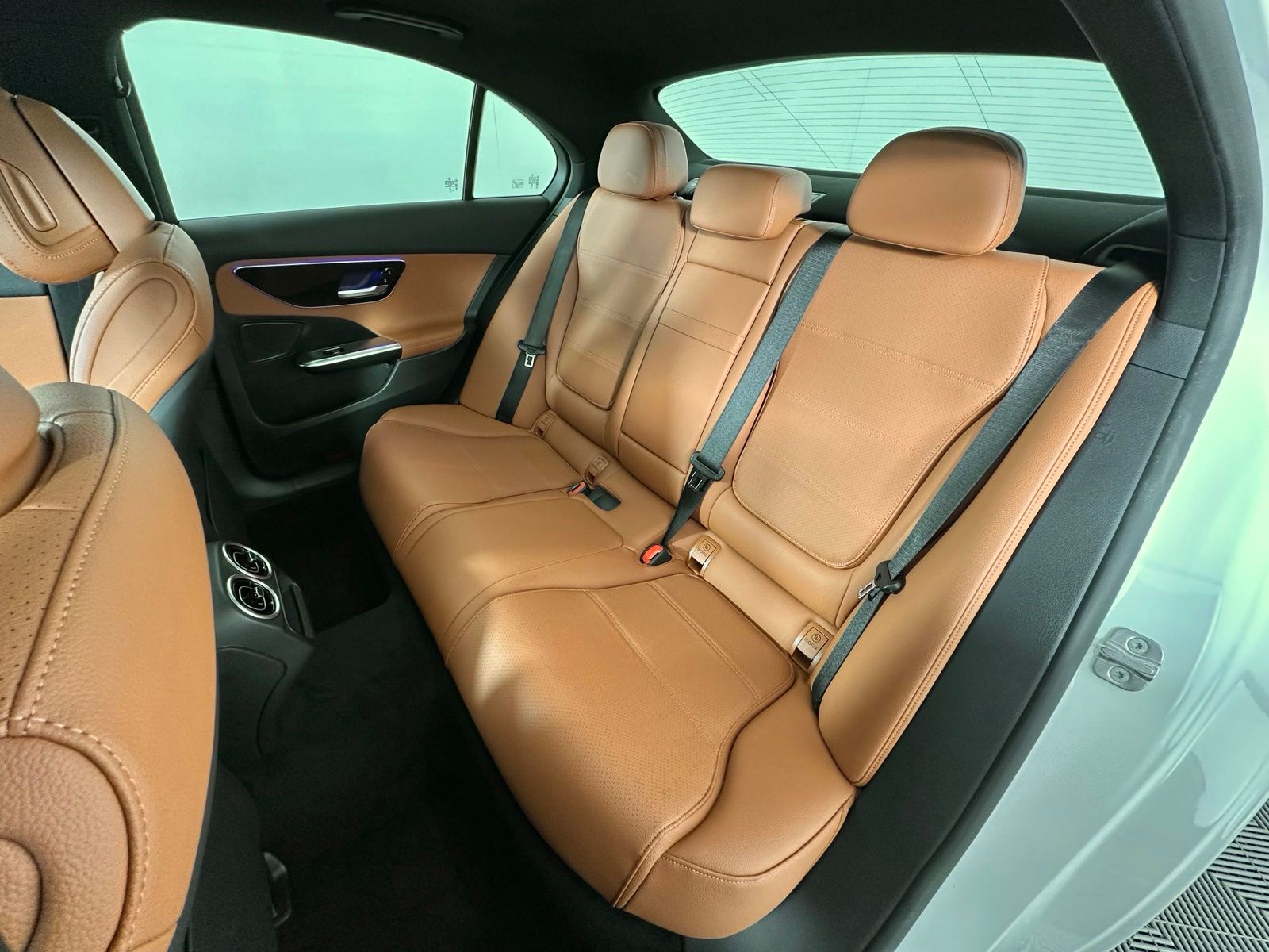 2025 Mercedes-Benz C-Class Sedan 32