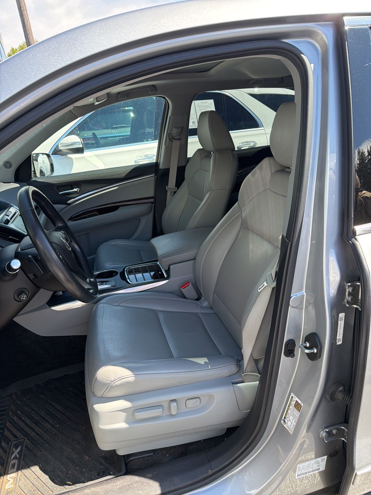 used 2018 Acura MDX car, priced at $26,998