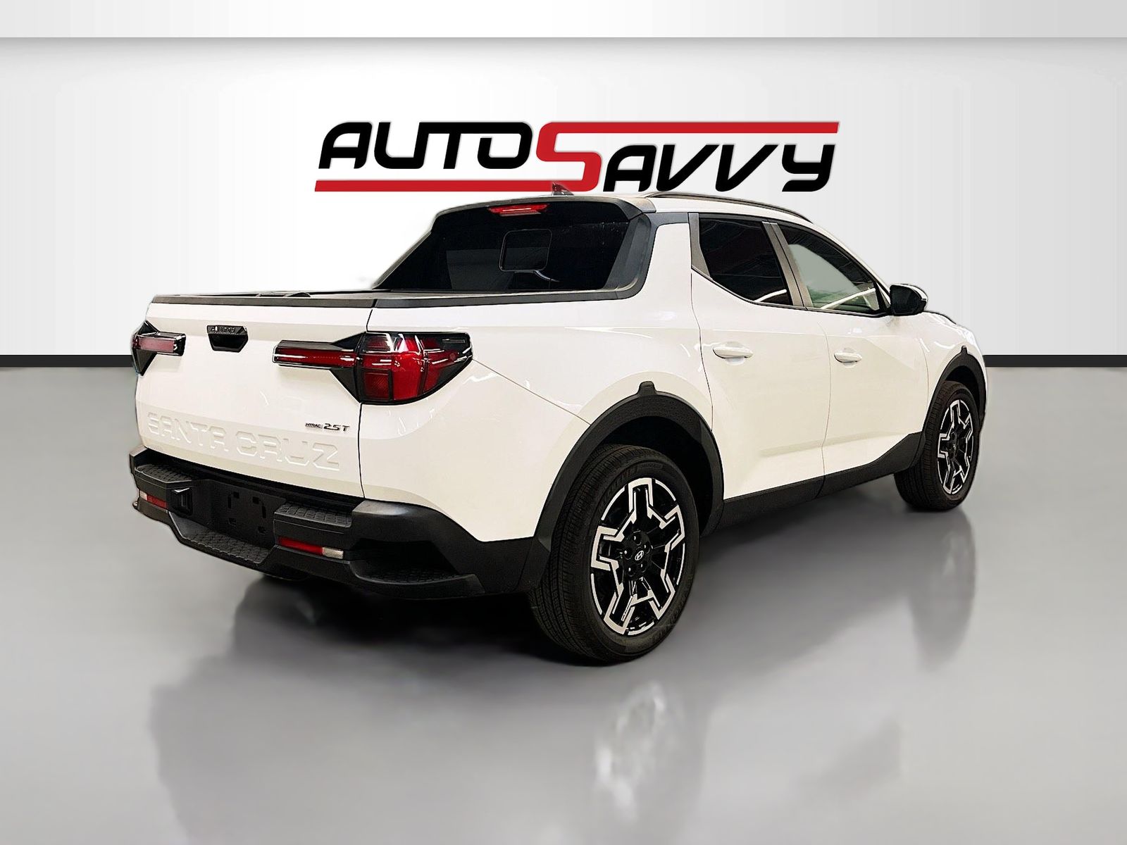 Used 2025 White Hyundai Limited image 7