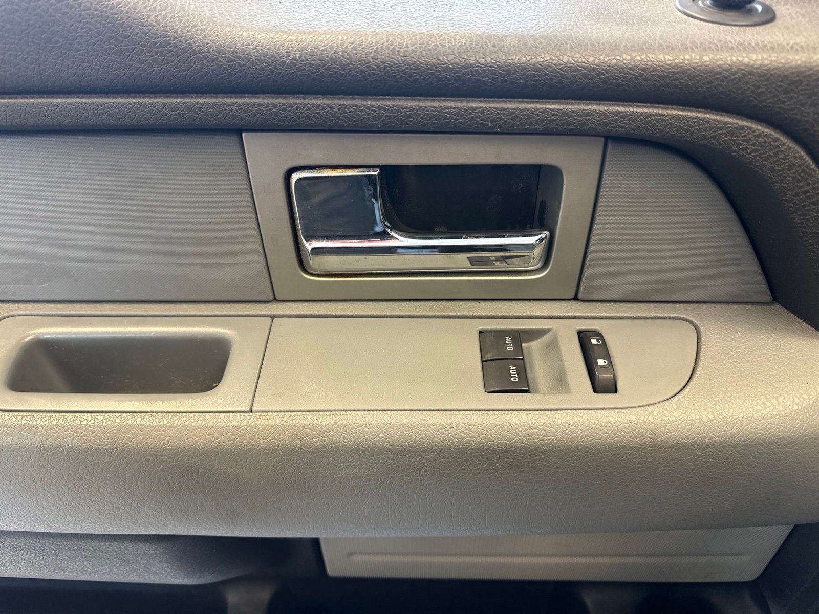 Used 2011 Black Ford XL image 17
