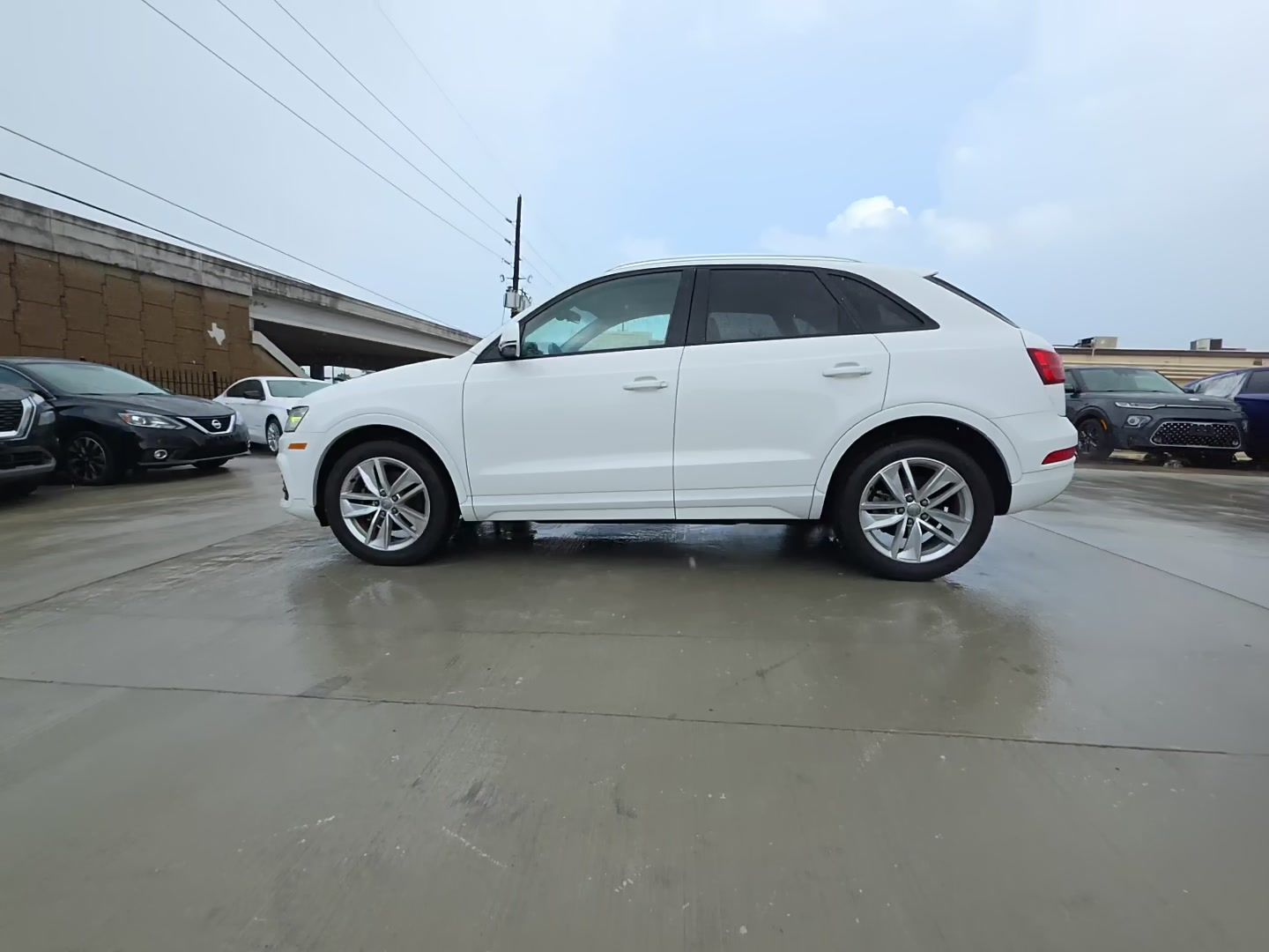 2017 Audi Q3 2.0T Premium Tiptronic's photo