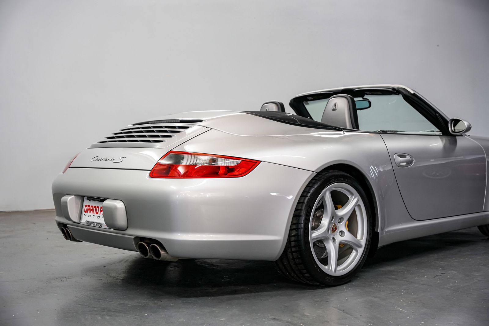 2005 Porsche 911 Carrera S — photo 34