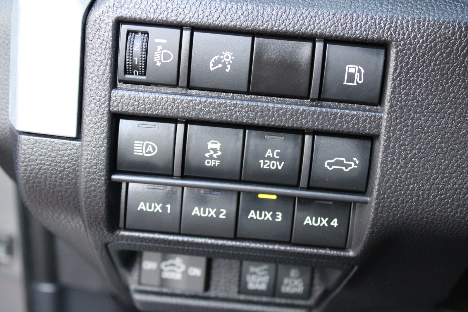 Used 2025 Brown Toyota Trailhunter image 28