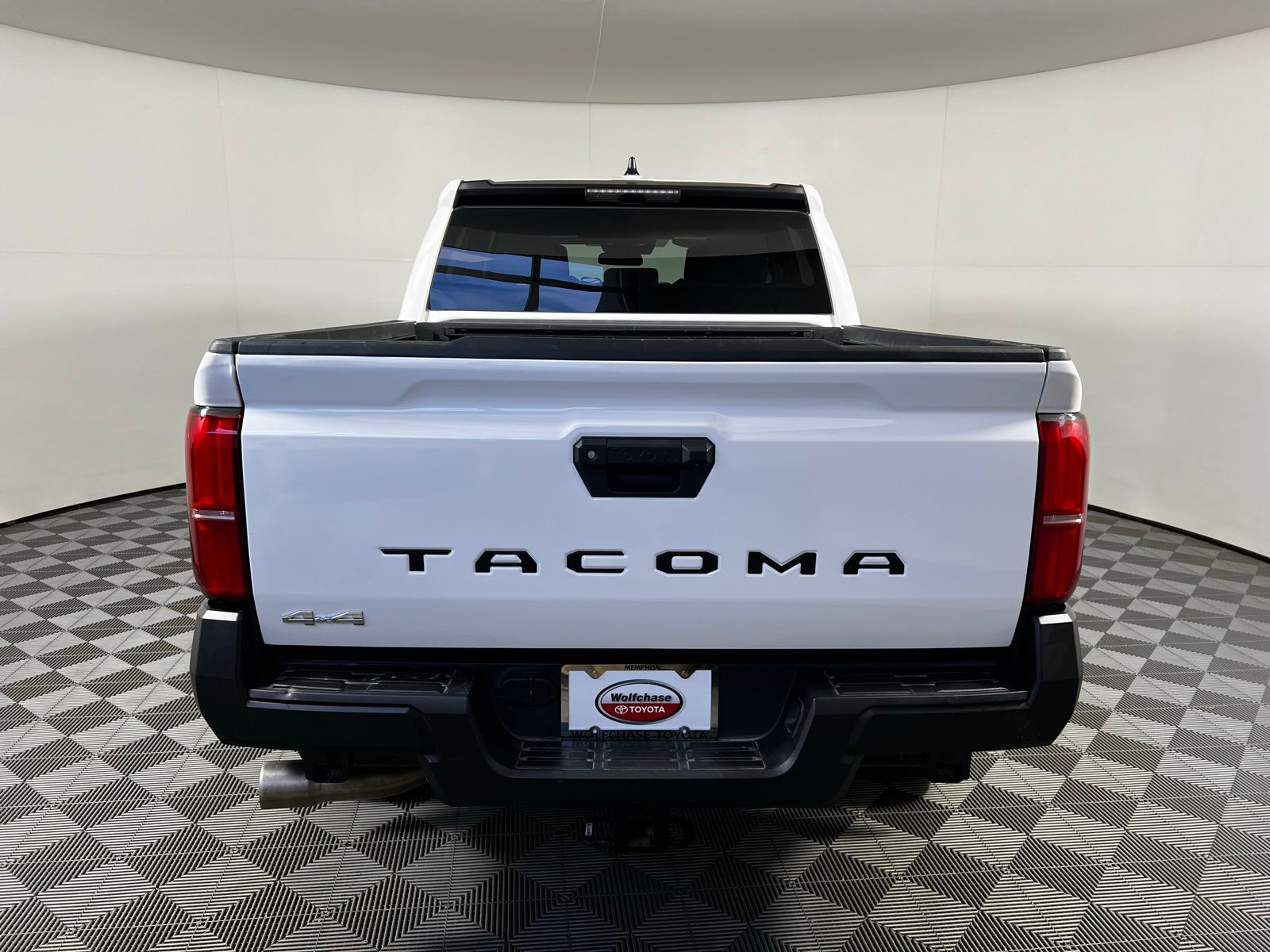 Thumbnail: 2024 Toyota Tacoma - 6
