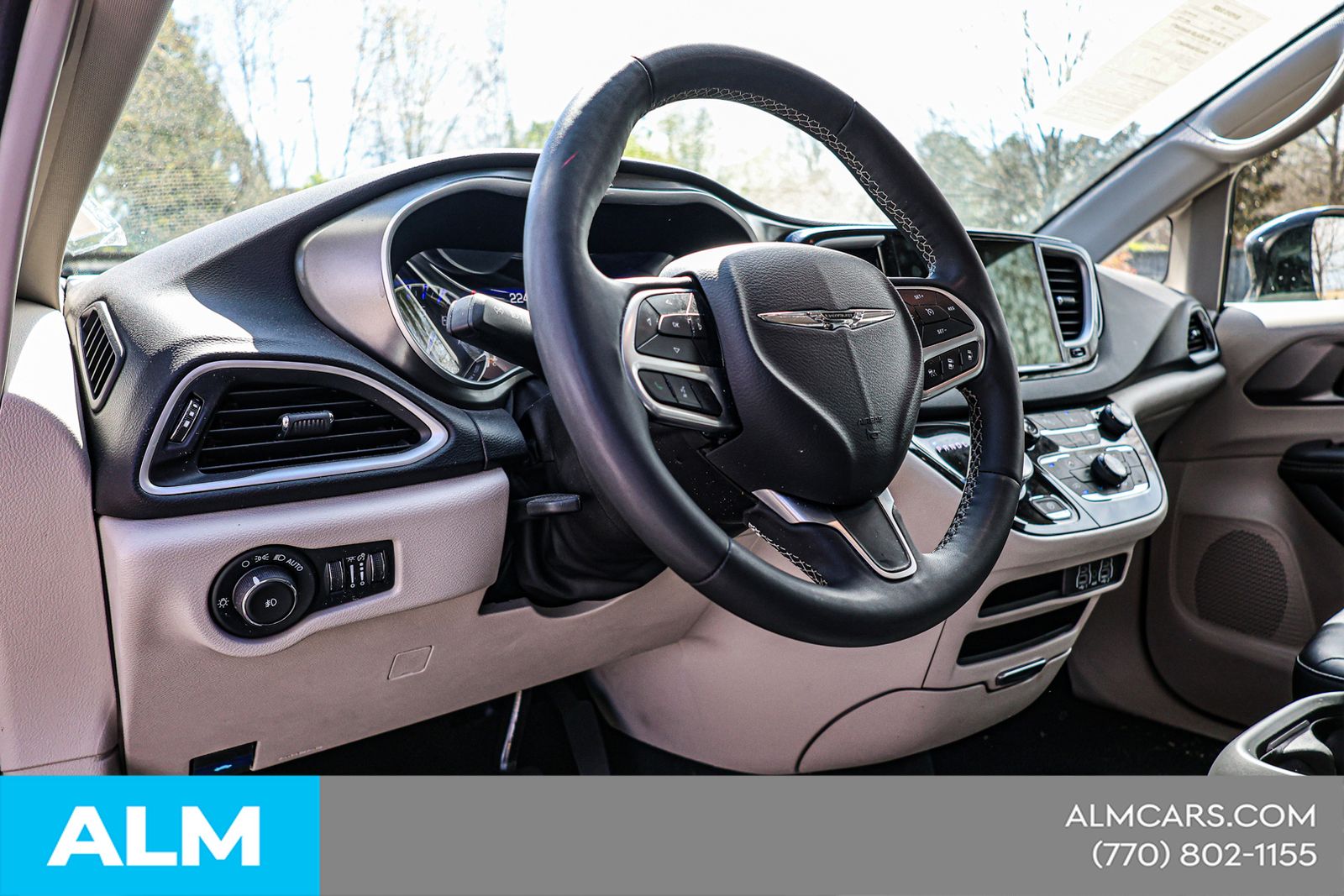Used 2024 Silver Chrysler Touring L image 23