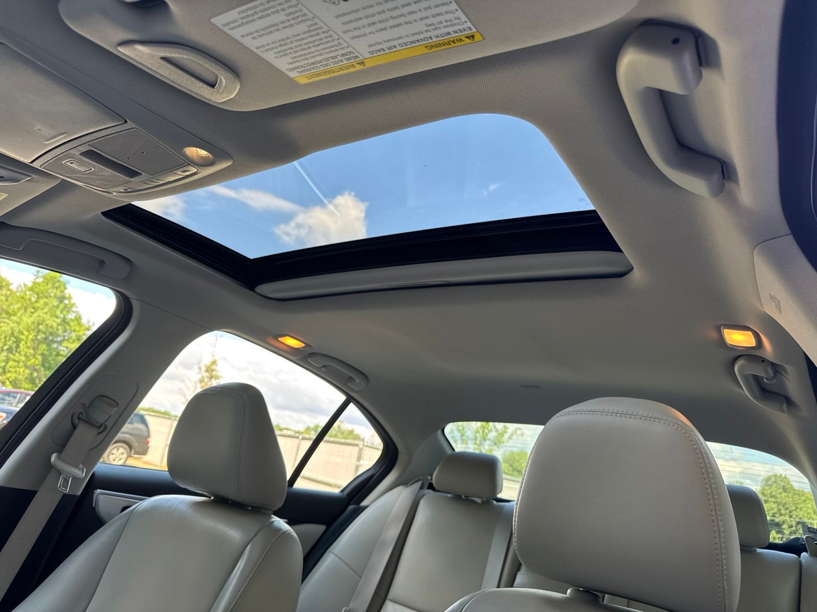 Used 2022 Grand Blue INFINITI LUXE image 10
