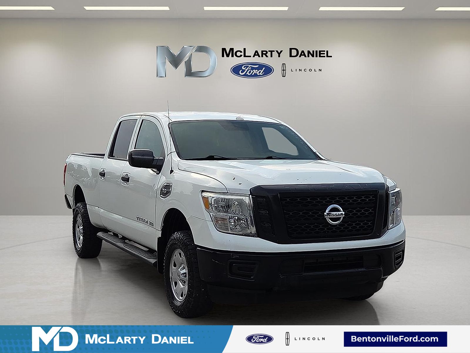 Glacier White 2018 Nissan Titan XD S Crew Cab 4WD Pickup Truck Four-Wheel Drive 7-Speed Automatic