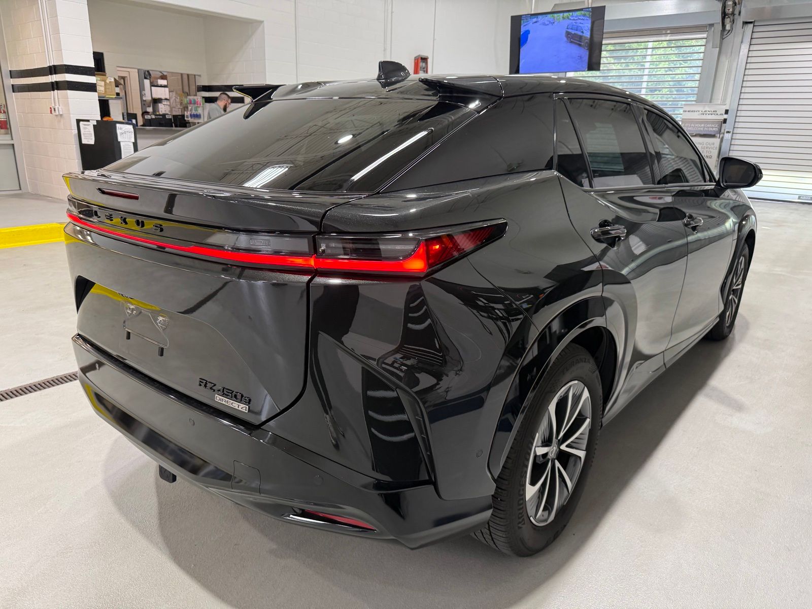 View vehicle photo 6