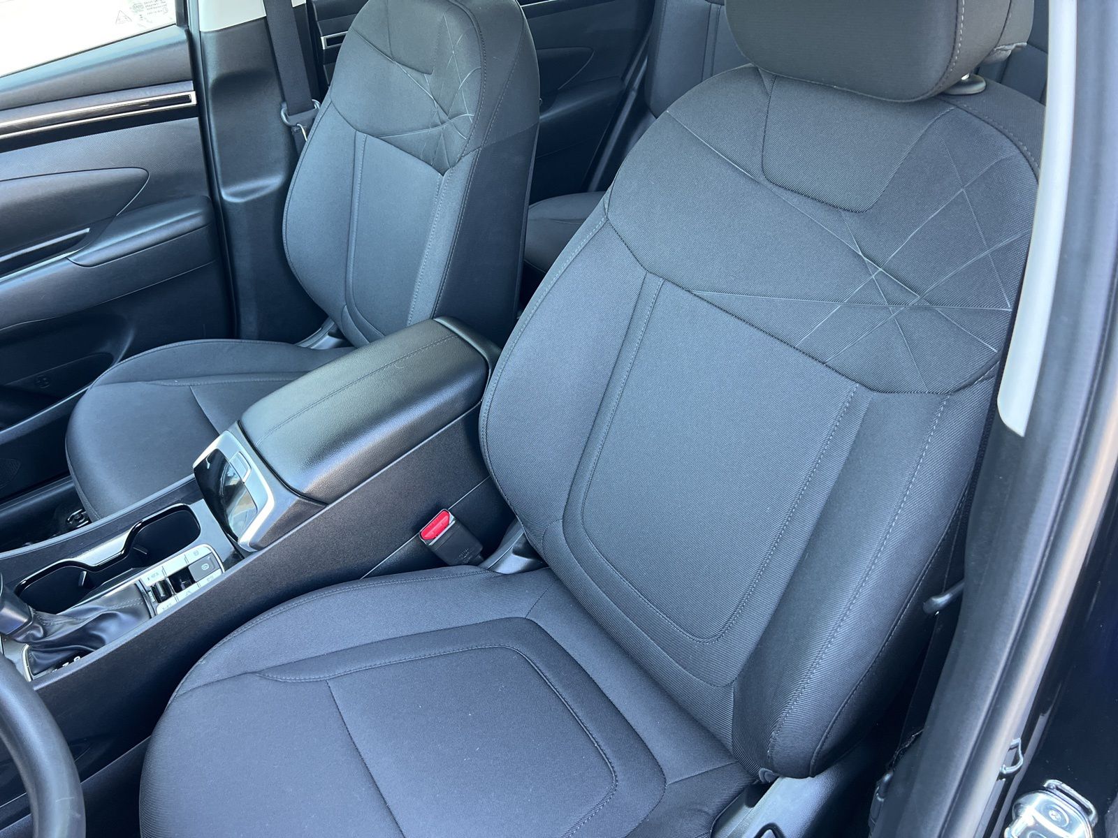 Used 2024 Black Hyundai SE image 7