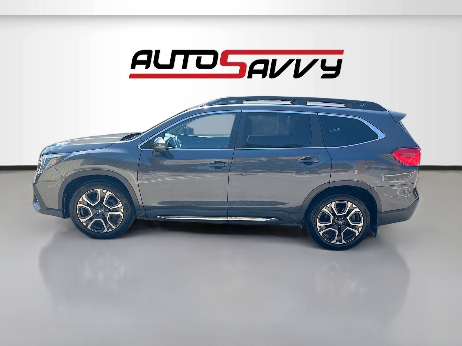 Used 2023 Gray Subaru Limited image 4