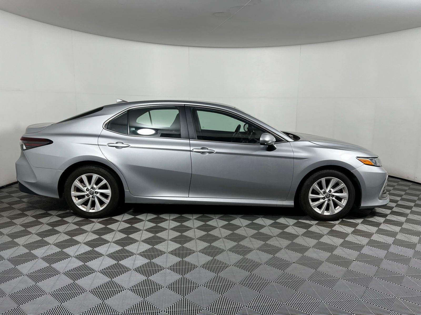 Thumbnail: 2019 Toyota Camry - 4