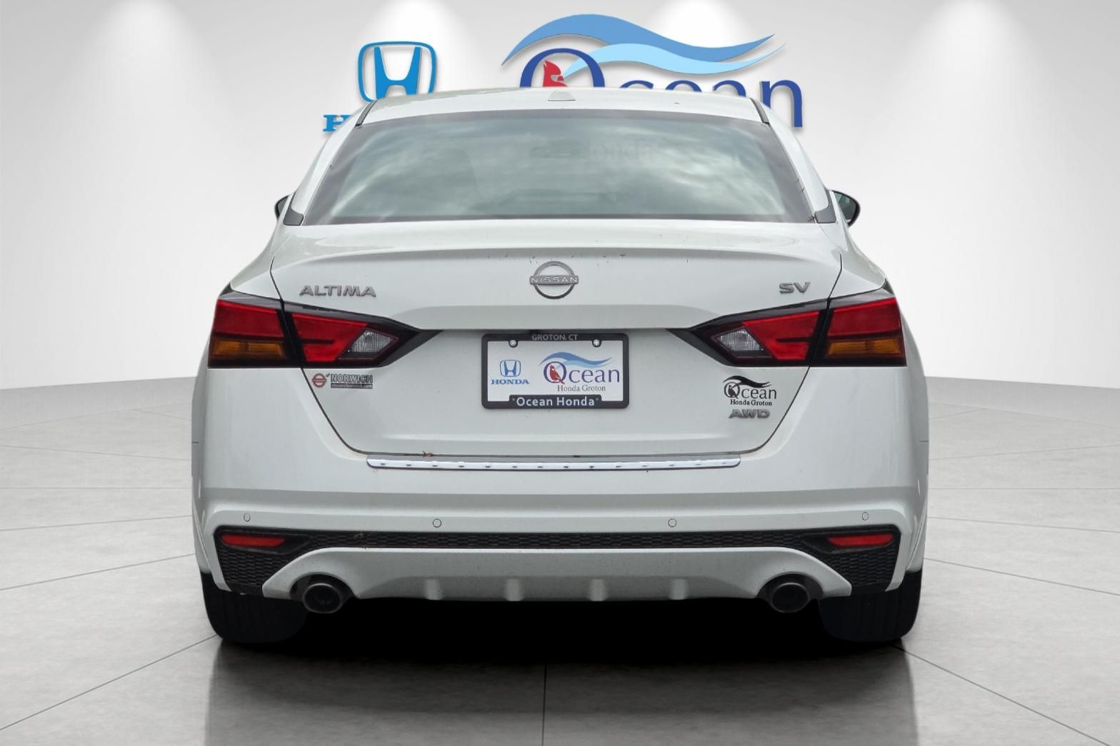 Used 2023 White Nissan 2.5 SV image 4