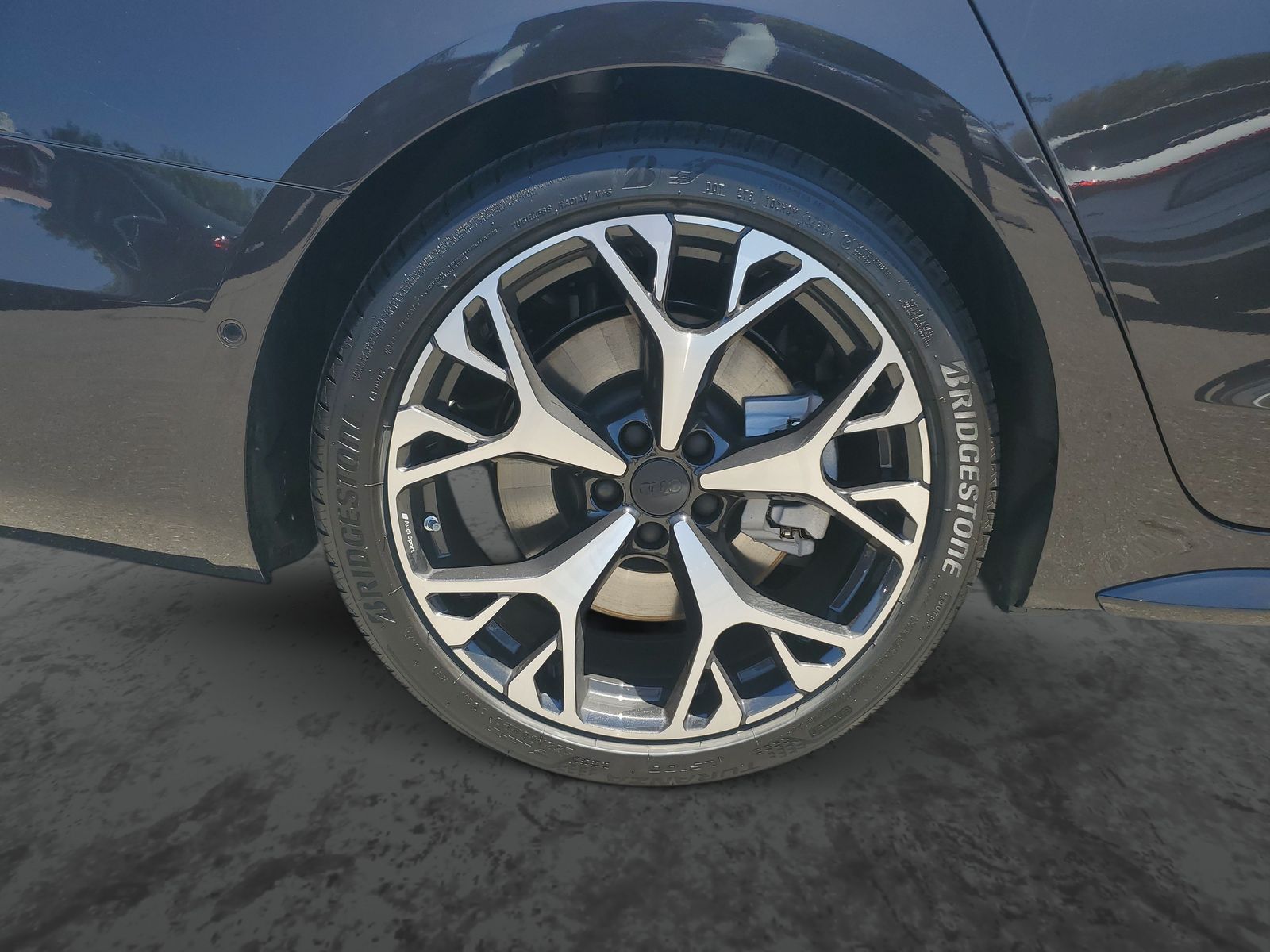 Vehicle photo