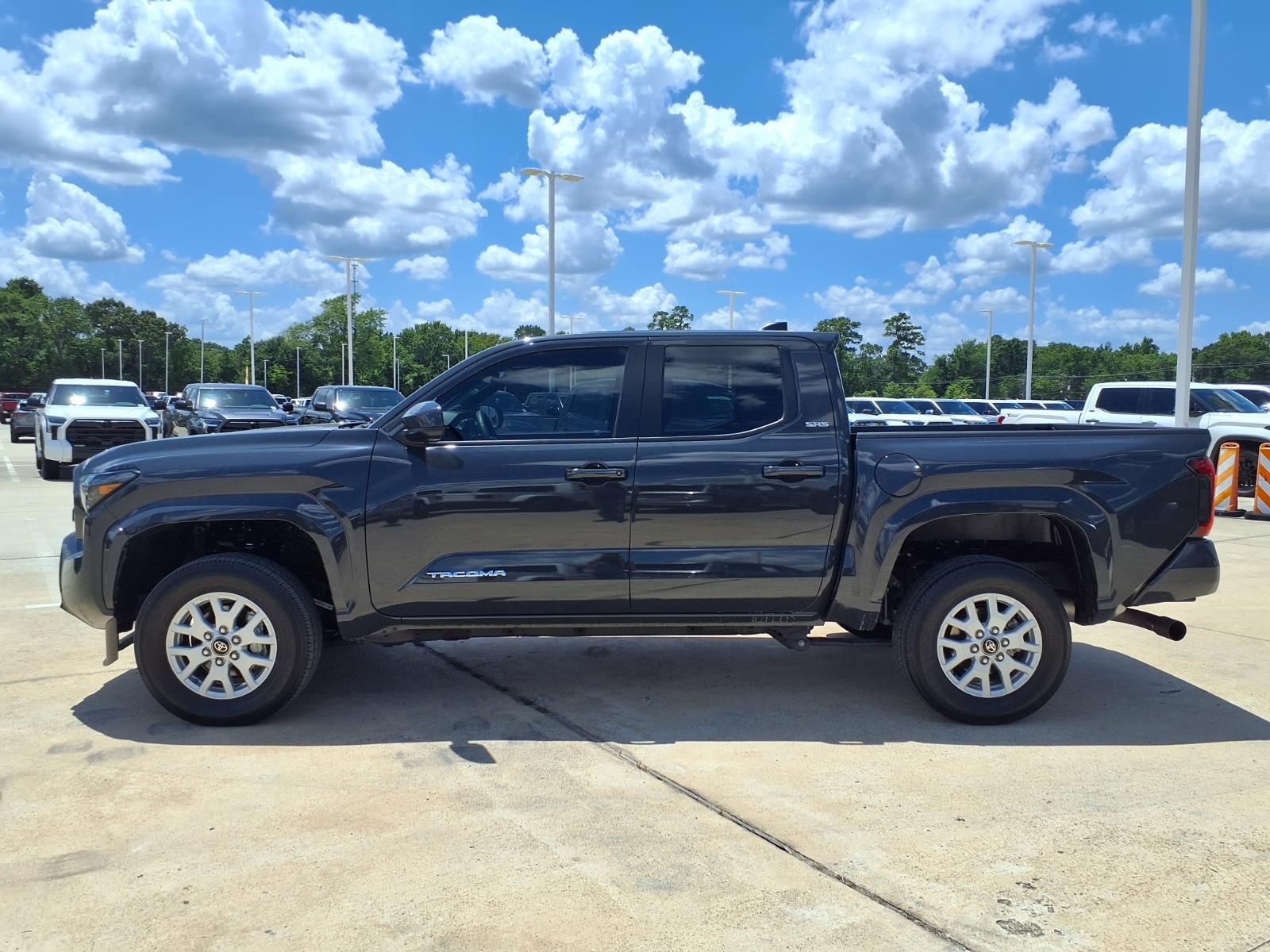2025 Toyota Tacoma SR5 - 8