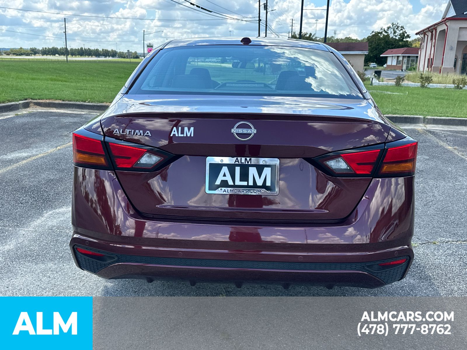 Used 2025 Red Nissan 2.5 SV image 6