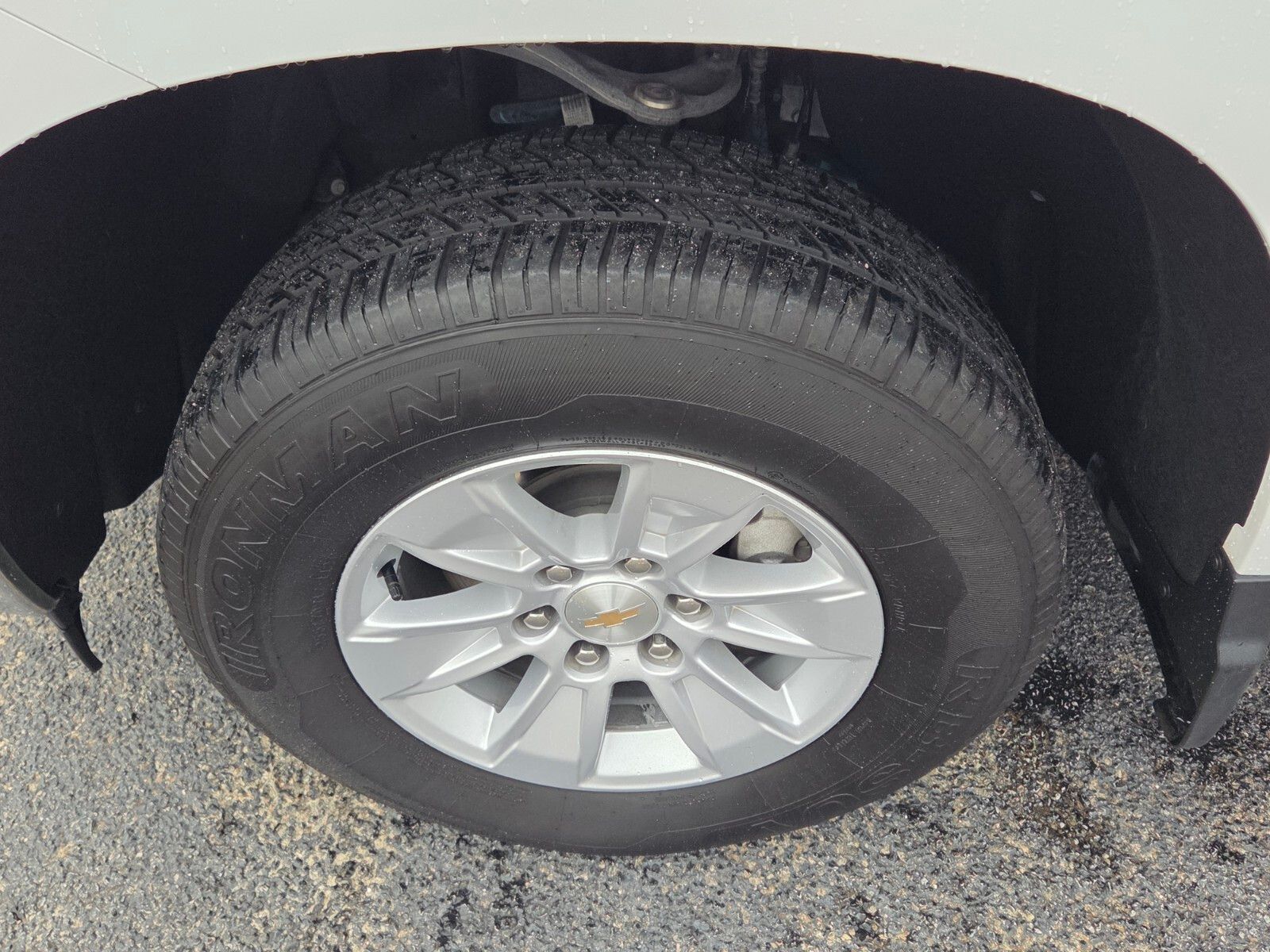 Used 2025 White Chevrolet LT image 17